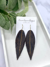 Load image into Gallery viewer, Lola fringe earrings with chain