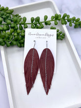 Load image into Gallery viewer, Lola fringe earrings with chain