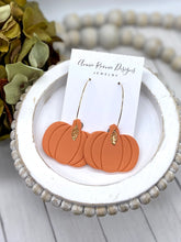 Load image into Gallery viewer, Pumpkin Clay earrings