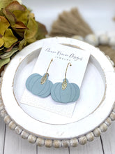 Load image into Gallery viewer, Pumpkin Clay earrings