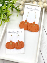 Load image into Gallery viewer, Pumpkin Clay earrings