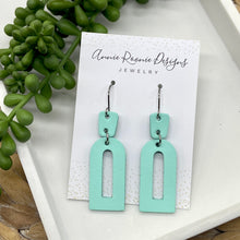 Load image into Gallery viewer, Phoebe earrings