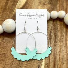 Load image into Gallery viewer, Scalloped Crescent Arched earrings