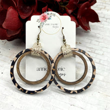 Load image into Gallery viewer, Leopard &amp; Walnut Wood Double hoop earrings