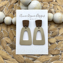 Load image into Gallery viewer, Keyhole leather earrings (wood post)