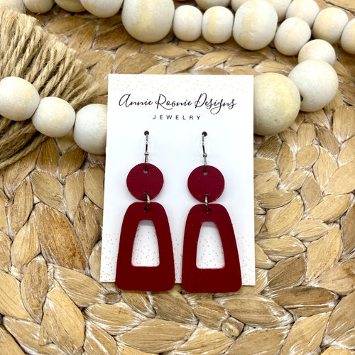 Keyhole earrings in solid leather