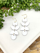 Load image into Gallery viewer, Stella earrings