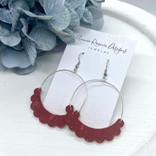 Load image into Gallery viewer, Scalloped Crescent Arched earrings