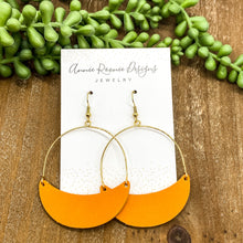 Load image into Gallery viewer, Crescent Arched earrings