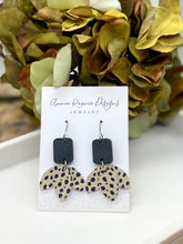 Load image into Gallery viewer, Triple Petal earrings