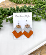 Load image into Gallery viewer, Football Vivi earrings