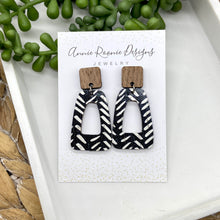 Load image into Gallery viewer, Keyhole leather earrings (wood post)