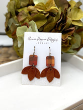 Load image into Gallery viewer, Triple Petal earrings