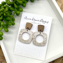 Load image into Gallery viewer, Calista earrings